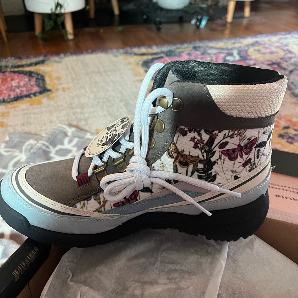 NIB Inkkas Monterey Vegan Trek Boot size 7 - Picture 2 of 7